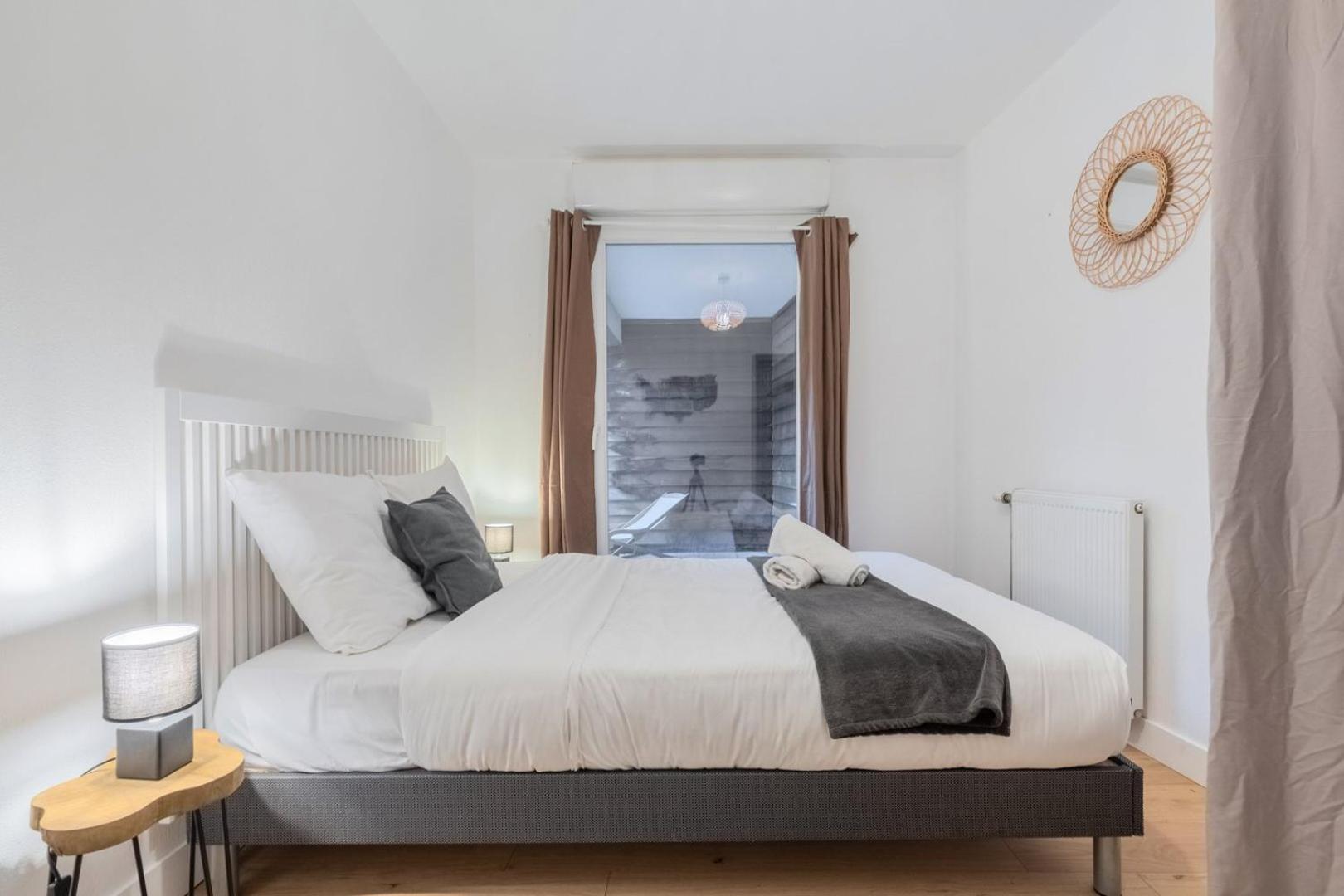 Apartment One Bedroom With Parking & Terrace